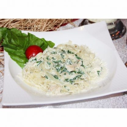 Fettuçini toyuqlu ispanaqlı