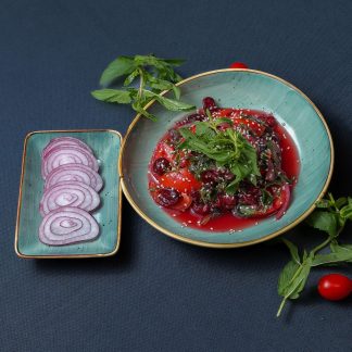 Albalılı pomidor salatı